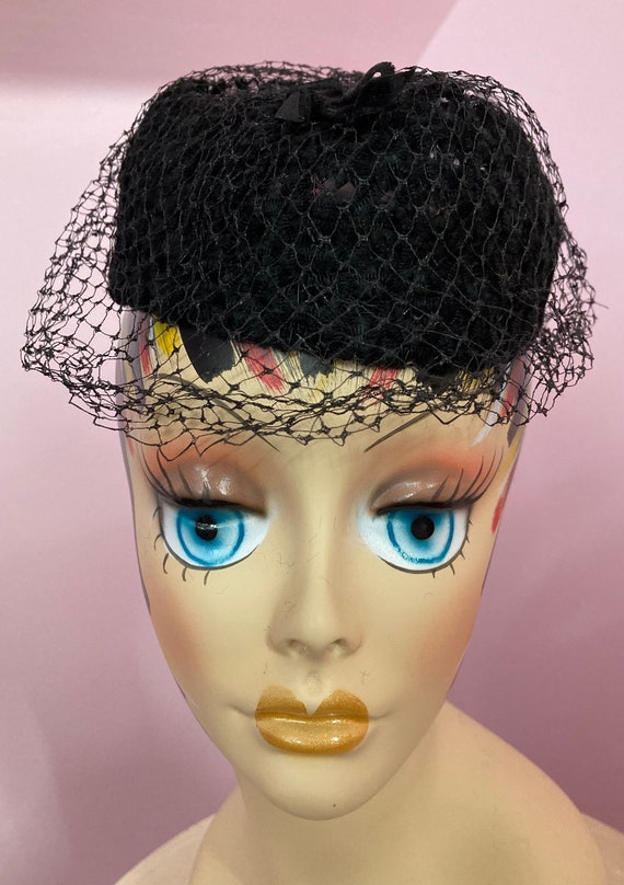 Vintage 40s Black Velvet Hat with Veil. Black Vei… - image 1