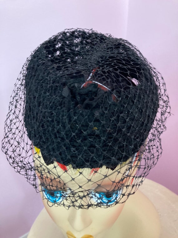 Vintage 40s Black Velvet Hat with Veil. Black Vei… - image 2