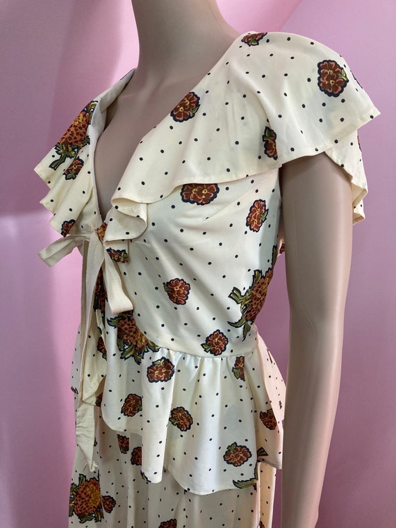 Vintage 70s Ivory Floral Nylon Blouse & Skirt Set… - image 4