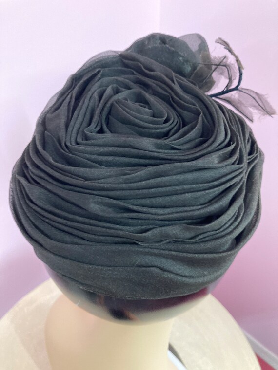 Vintage 40s Black Topper Hat with Black Rose - image 6