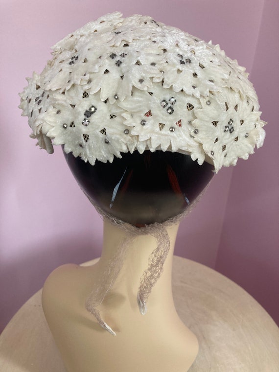 Vintage 30s Ivory Velvet Floral Hat with Rhinesto… - image 7