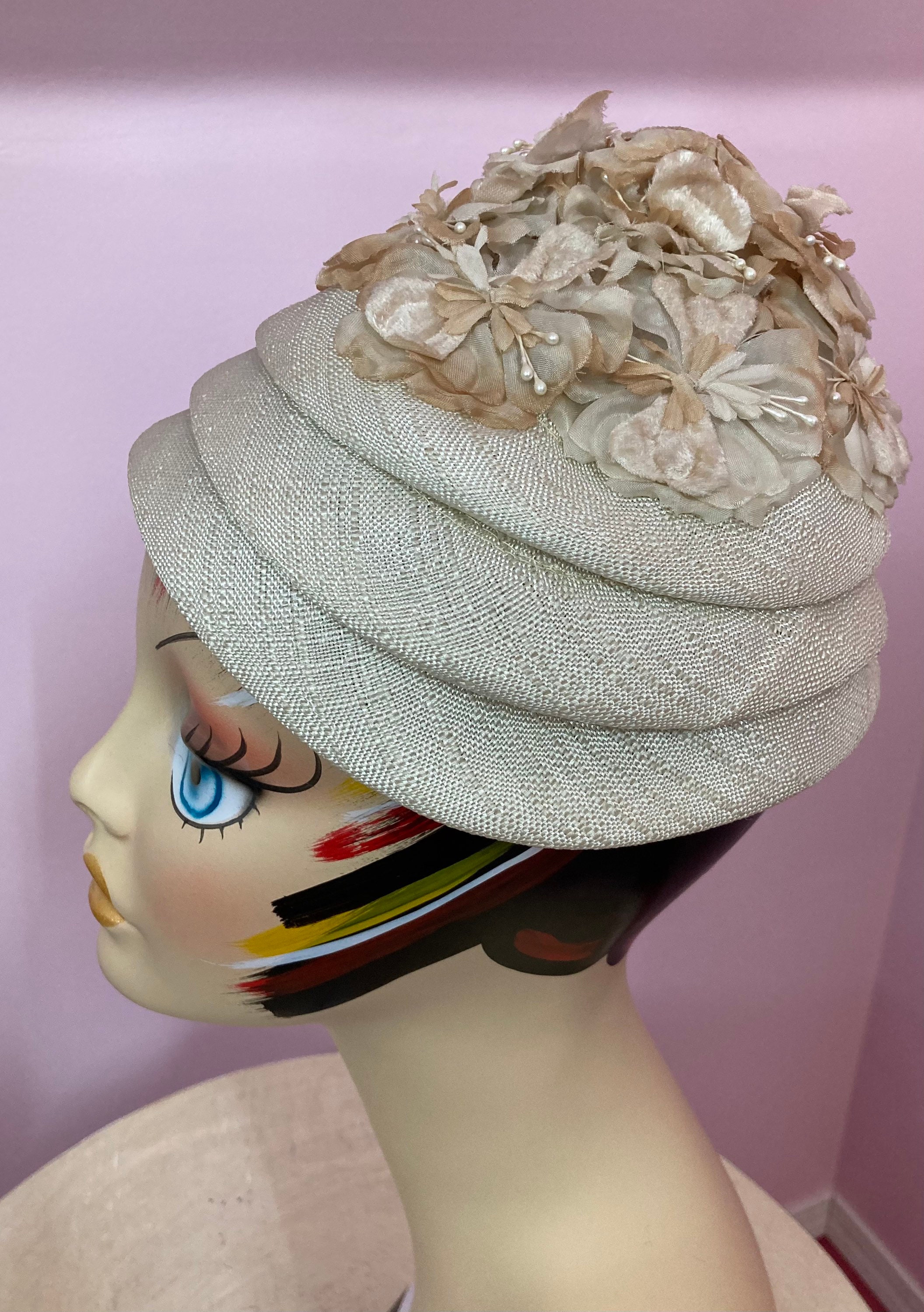 Vintage 50s Beige Straw Cloche Hat With Brown Flowers - Etsy display picture 1
