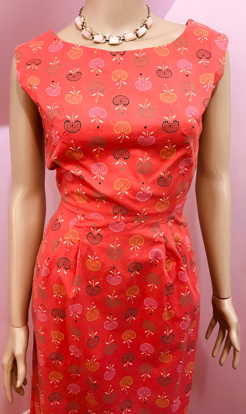 Vintage 40s Dress.Novelty Print Dress. Apple Novelty Print Dress. Salmon Pink Dress. 40s Cotton Dress.40s Sleeveless Dress image 4