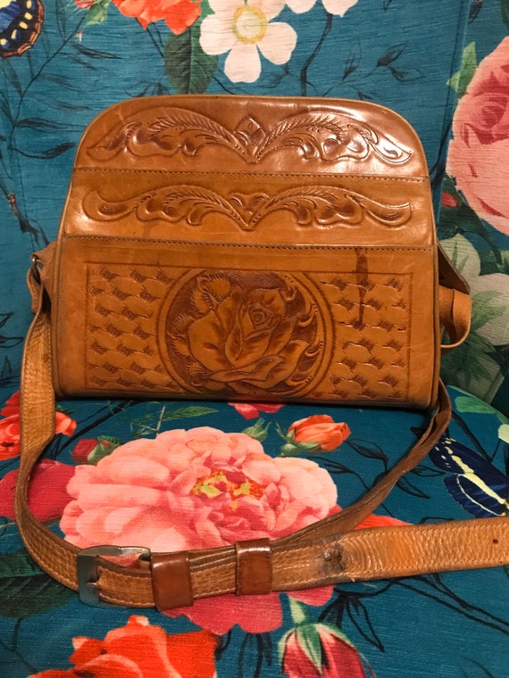 Vintage 1940s Hand Tooled Leather Purse. Leather R