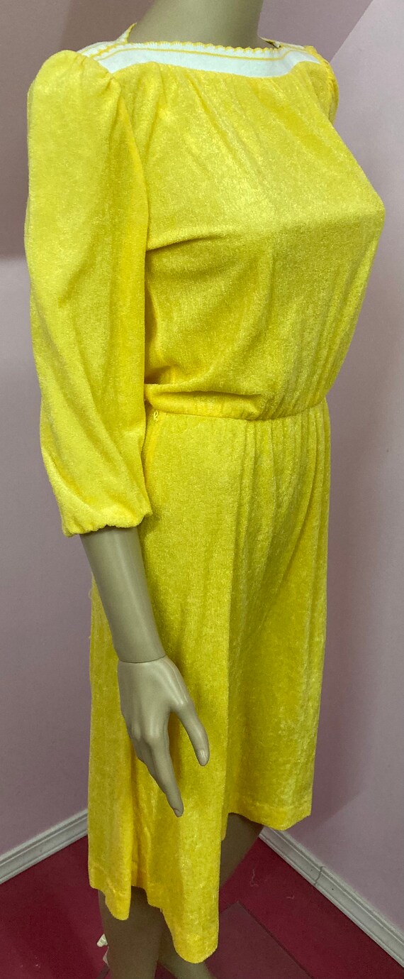 Vintage 70s Yellow Terry Cloth Dress with White T… - image 4