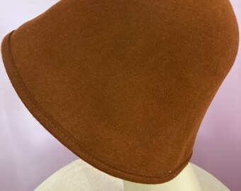 Vintage 80s Rust Brown Wool Felt Cloche Hat by New York Hat  display picture 3