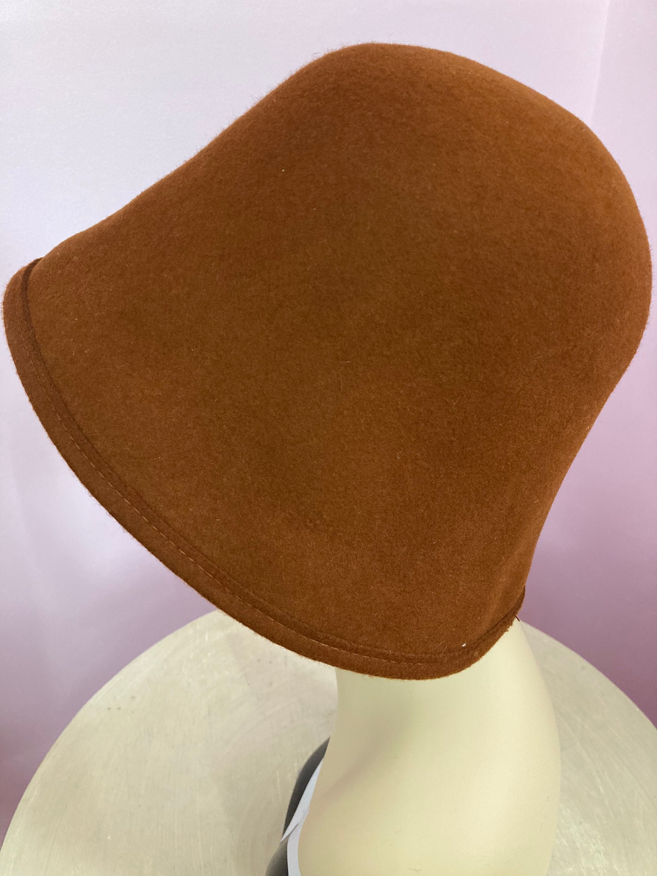 1970s–1980s New York Hat Co Brown Wool Felt Asymmetrical Cloche Hat Christian Siriano New York Cloche Hat, Women main image 2