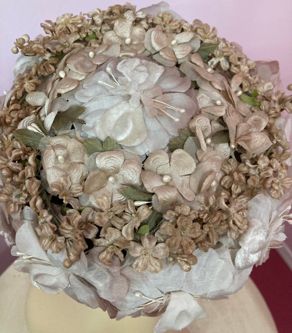 Vintage 50s Mocha Floral Pillbox Hat. - image 8