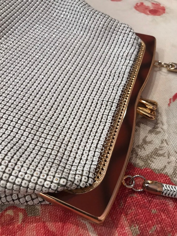 Vintage 1960s Glomesh Purse. White Mesh Handbag w… - image 8