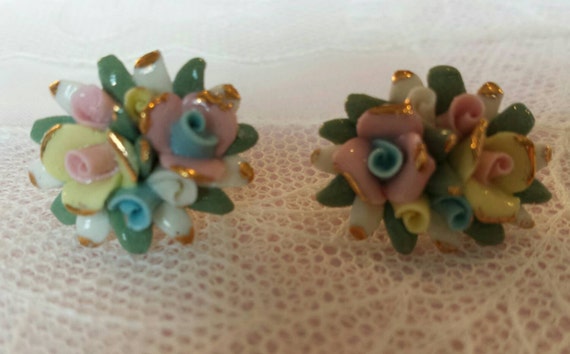 Vintage 50s Porcelain Roses Pierced Earrings - image 1