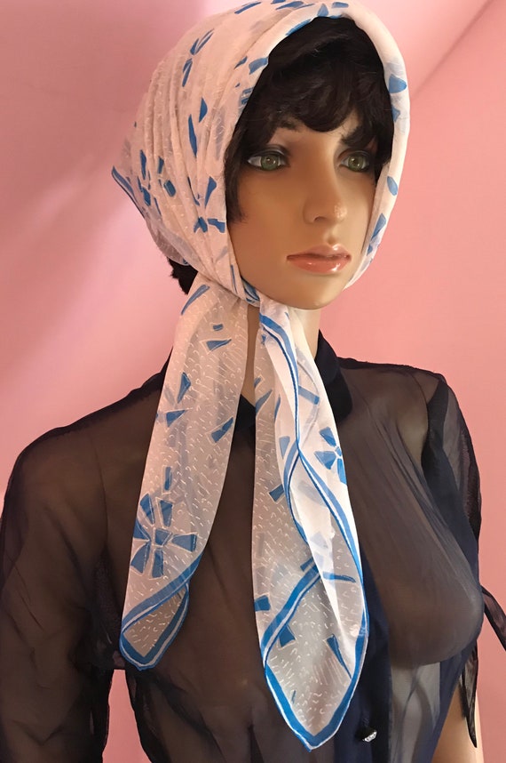 Vintage 40s Vera Scarf. Blue & White Silk Scarf. … - image 4