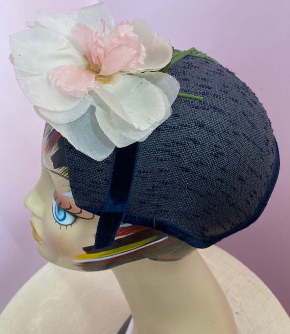 Vintage 50s Navy Blue Cloche Style Hat with Large… - image 3