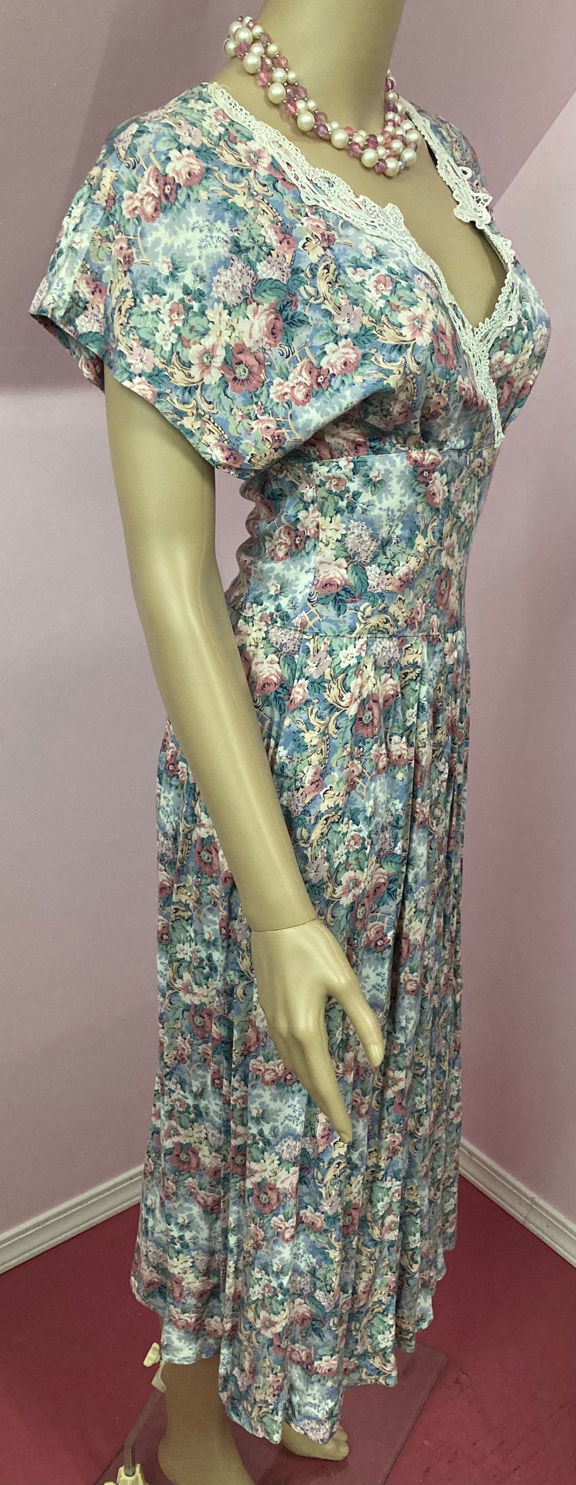 Vintage 90s All That Jazz Floral Dress With Lace Trim. XS - Etsy