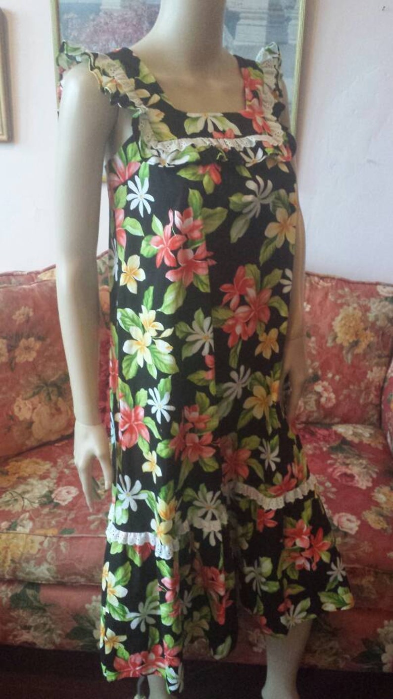 Vintage 70s Dress.70s Hawaiian Dress. 1970s Aloha Dress.1970s Hawaiian Dress.Hawaiian Islands Dress.70s MuuMuu.Hawaiian MuuMuu.Cotton Dress. image 2