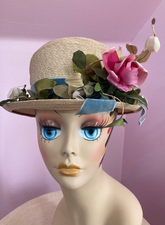 Vintage 1940s Dachettes Straw Hat with Pink Roses.