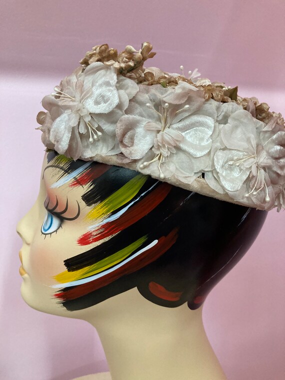 Vintage 50s Mocha Floral Pillbox Hat. - image 4