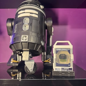 astromech personality chip Stand