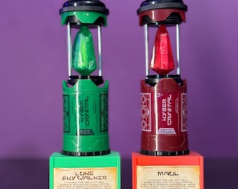 Suporte impresso em 3D para exibição de cristais Kyber para sabres de luz Savis da Série 2.