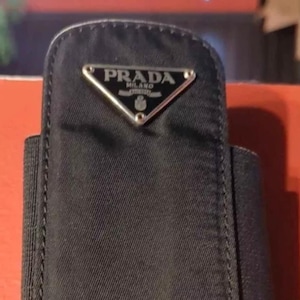 Original Prada RAR! Vintage Mini Pouch Zigaretten Etui Mini Bag Etui Dreieck Logo Schild BK