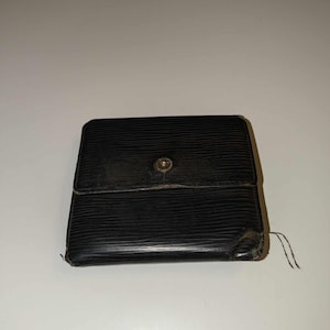 Beschädigte klassische LV Trifold Epi Schwarz Elise Brieftasche Authentische Louis Vuitton Designer Kompakte Portefeiulle Herren Unisex