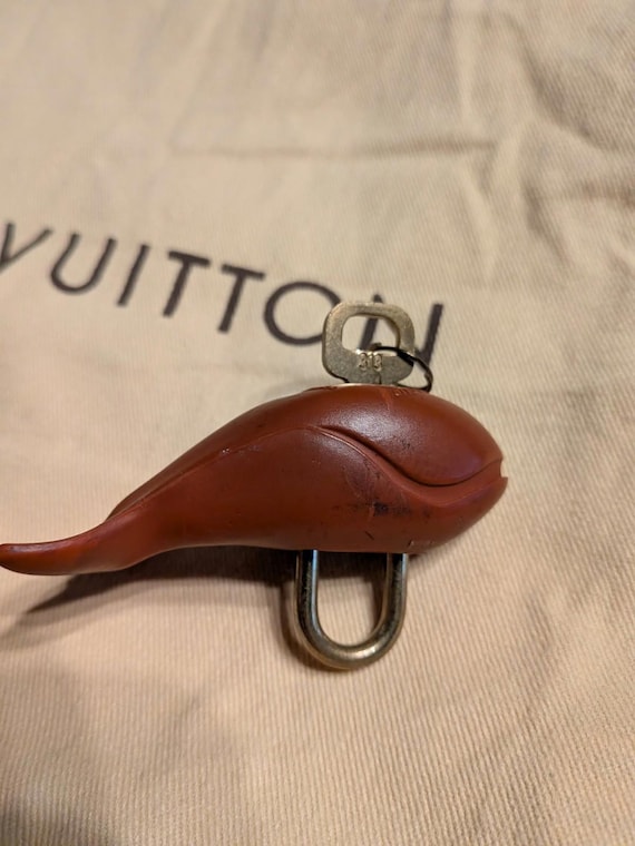 RARE! Louis Vuitton America's Cup Limited Edition 1995 Whale Pad Lock 313
