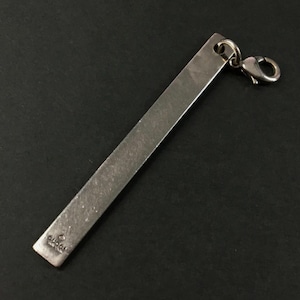 Colgante de collar Gucci vintage auténtico con barra de plata y placa rectangular