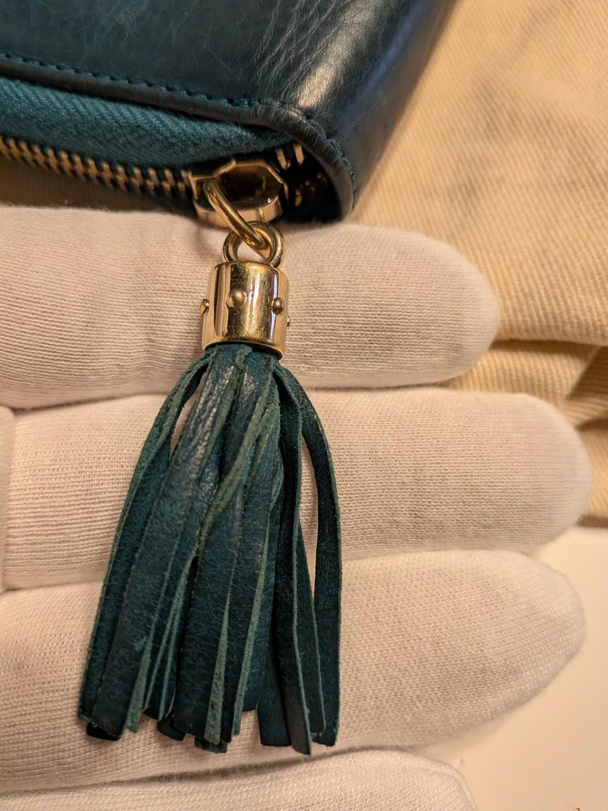 GUCCI Soho Interlocking G Logo Zip Around Wallet Blue Turquoise