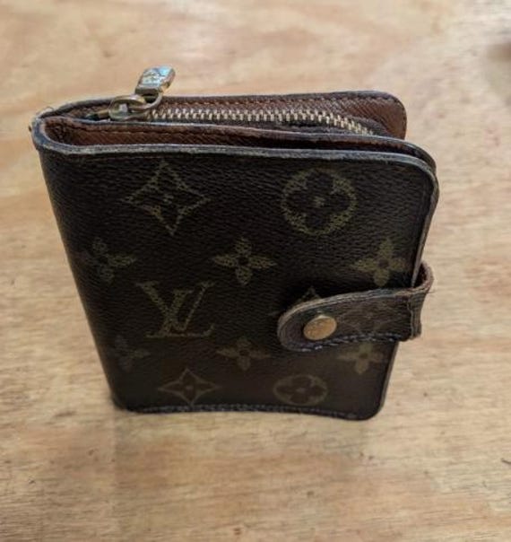 COPY - Louis Vuitton Compact ZIP Bifold Auth LOUIS VUITTON Monogram M61667 Compact Zip Bifold Wallet  main image 2