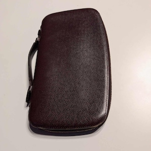¡Auténtico bolso vintage! Cartera organizadora de viaje con cremallera en color marrón y rojo oscuro de LOUIS VUITTON LV Atoll, bolso de mano grande