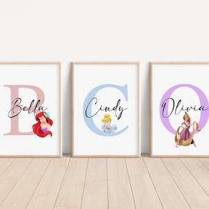 Estampas personalizadas de letras de princesas da Disney, decoração de quarto da Disney, arte de parede para berçário infantil, pôsteres de Ariel Frozen, arte de impressão de presente da Rapunzel,