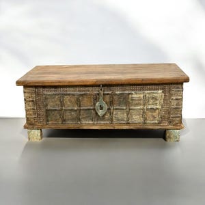Antique wooden and brass chest/ Indian wooden hope chest/ Wooden wedding chest/ Wooden storage trunk/ Coffee table trunk/ Indian furniture