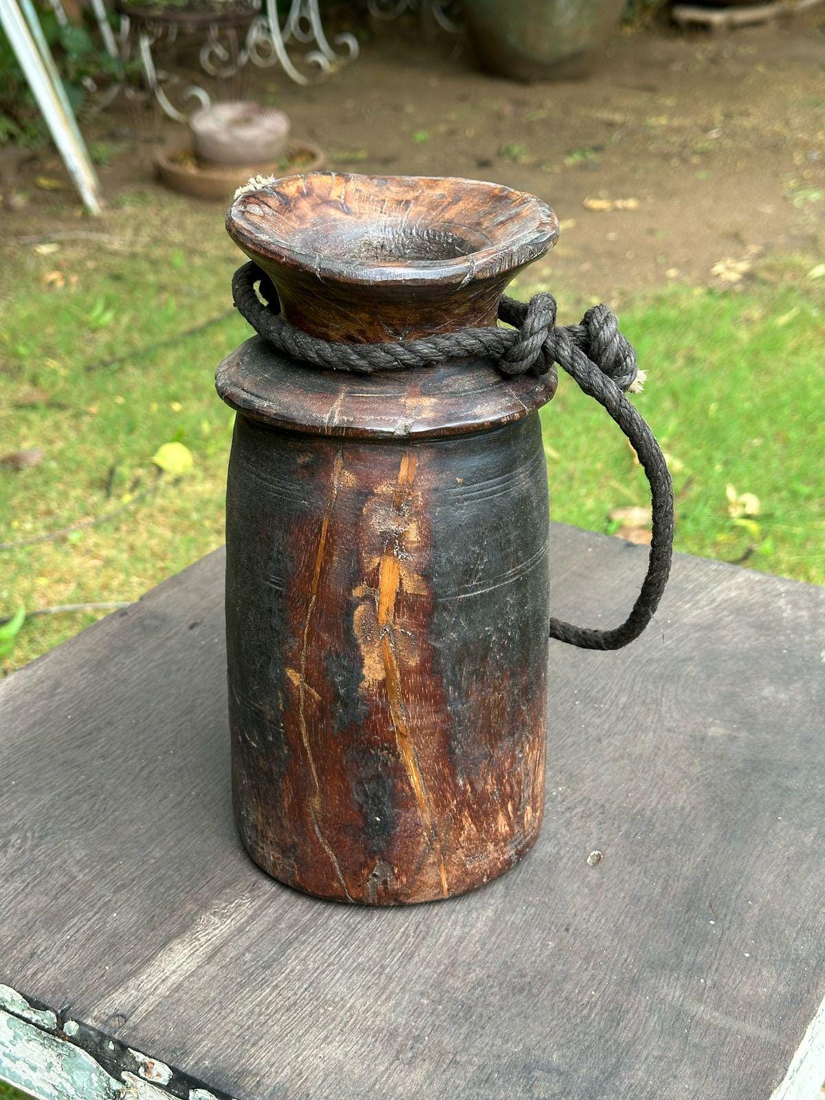 ヴィンテージ木製収納ポット：素朴なロープハンドルのヒマーチャル花瓶