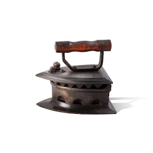 Vintage Cast Iron Charcoal Clothes Iron, Antique Coal Iron Press, Industrial Ironing Box, Old Indian Iron Tool, Ironing press antique