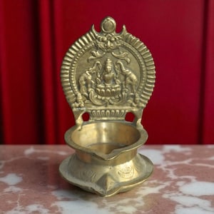 Vintage Indian Brass Oil Lamp,  Antique Indian Diya Candle Holder for Home Decor, Altar, temple Collectible Display, Antique Indian Oil Lamp