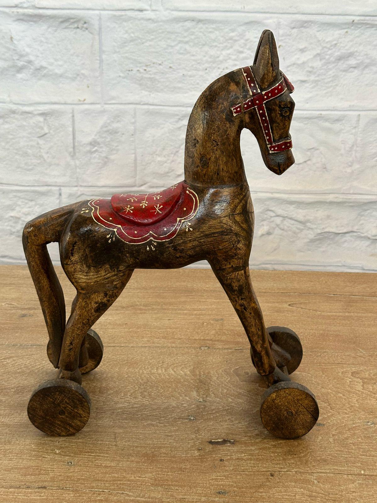 ヴィンテージの手描き木製おもちゃの馬（車輪付き）：アンティークな