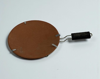 Handgemachte Terrakotta Tawa: Traditionelles Indisches Kochgeschirr