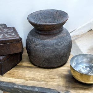 Vintage Teakholz Baby Blumentopf - 80 Jahre alter rustikaler Pflanzenhalter - Antiker kleiner Pflanztopf - Natürliche Patina Pot aus Holz Indoor Outdoor Dekor