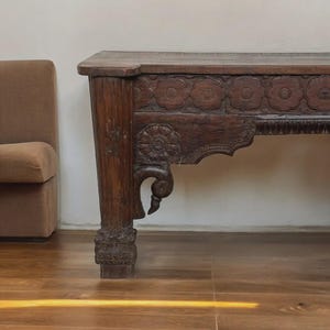 Vintage Console Table – Antique console Wood with Carved Front & Distressed Paint – Antique Entryway or Hall Table