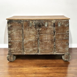 Vintage Teak Storage Chest , Antique Handcrafted Trunk, Indian blanket box, Rustic Blanket Box or Coffee Table, Coffee table chest box