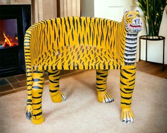 Handgemaakte houten tijgerstoel, stoel met dierenaccent, maharadja-stijl