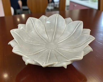 Large Marble Uruli Lotus Bowl – Hand Carved Indian Marble Centerpiece, Luxury Floating Candle & Flower Decor, Pooja Entryway Statement