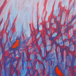 K&ouml;nnte beinhalten: Ein Acrylgem&auml;lde auf Leinwand mit zwei kleinen, einfarbig orangefarbenen V&ouml;geln, die in einem dichten, abstrakten Dickicht aus dunkelblauen und hellroten Pinselstrichen sitzen. Der Hintergrund besteht aus geschichteten, vertikalen Streifen in Hellblau und Wei&szlig;.