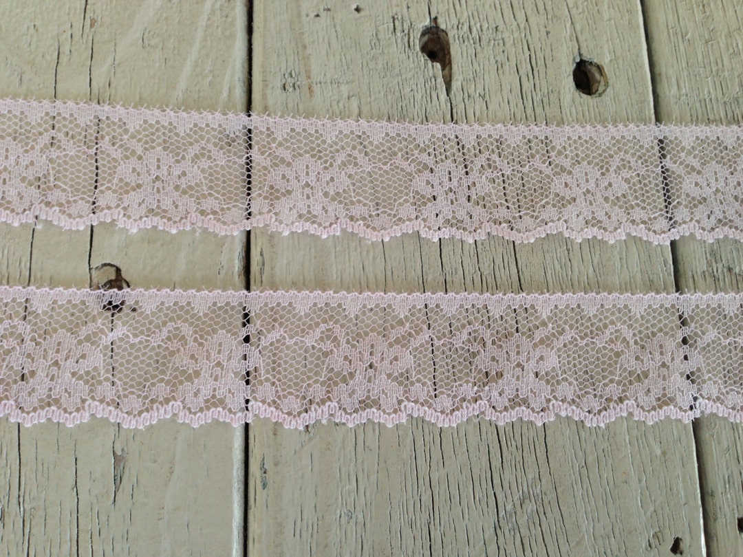 Pink Raschel Lace Wren