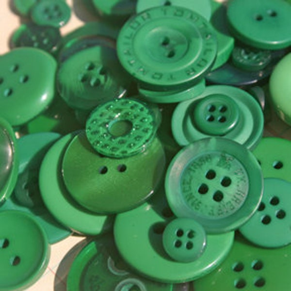 Green Buttons Assorted Round - CHRISTMAS Sewing Embellishments - Emerald