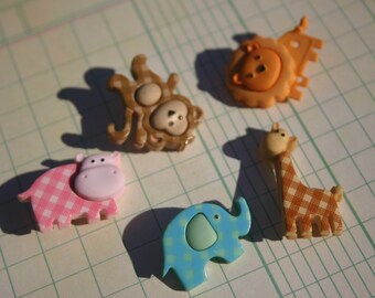 Baby Animal Shank Buttons - Darling Detailed Sewing Button - 5 Buttons