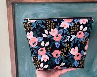 Makeup Bag, Floral Pouch, Mother’s Day Gift, Bags and Purses, Valentines Day Gift, Makeup Pouch, Gift for Her, Gift Under 40, Cosmetic Bag