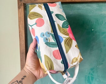 Floral toiletry bag, travel pouch, cosmetic bag, makeup bag, rifle paper co toiletry bag, travel bag, gifts for girlfriend, Pastel Floral
