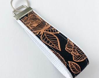 Metallic Floral Wristlet Key Chain, Key Fob, Key Ring, Keychain , Women’s Keychain, Accessory - Teacher Gift, Gift Under 15, Blush