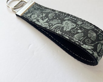 Dark Green Floral Wristlet Key Chain, Key Fob, Key Ring, Keychain, Women’s Keychain, Accessory, Teacher Gift, Gift Under 15