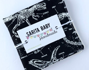 Dinosaurs Bamboo Washcloth - Facecloth - Washcloth - Bath & Beauty - Wash Cloth - Monochrome - Ecofriendly Gift